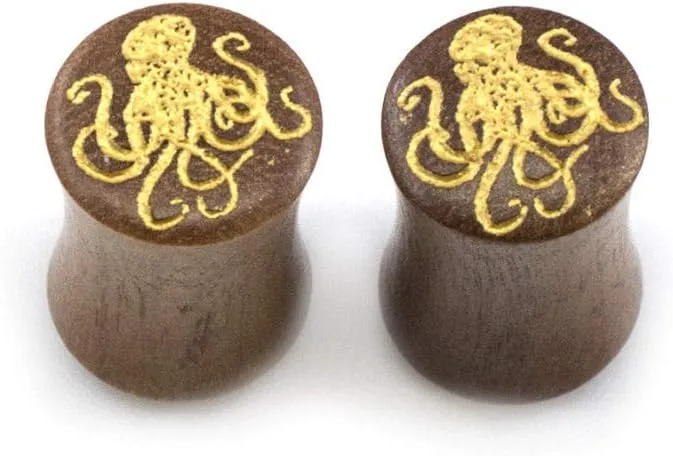 BodyJewelryOnline Pair of Ear Plug with Octopus Design Made of Wood