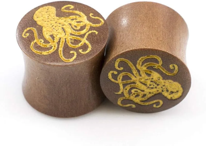 BodyJewelryOnline Pair of Ear Plug with Octopus Design Made of Wood