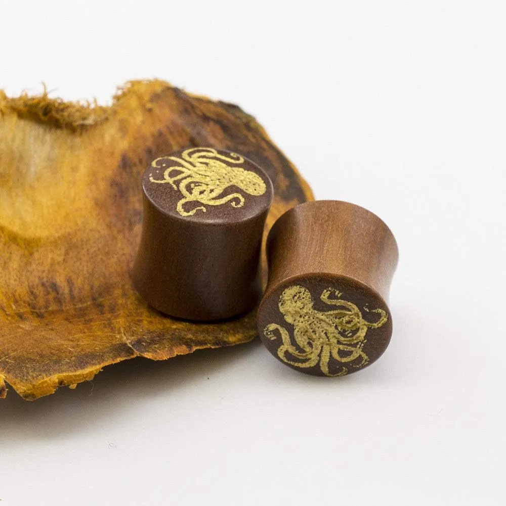 BodyJewelryOnline Pair of Ear Plug with Octopus Design Made of Wood