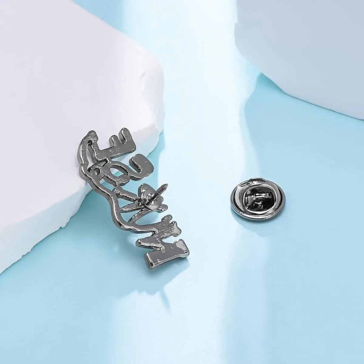 Dr's gift Medical Letter Pins Science Enamel Pin Medical Tools Brooch Lapel Bag Badge Word Design Gift Decoration for Nurse Doctors Med Students