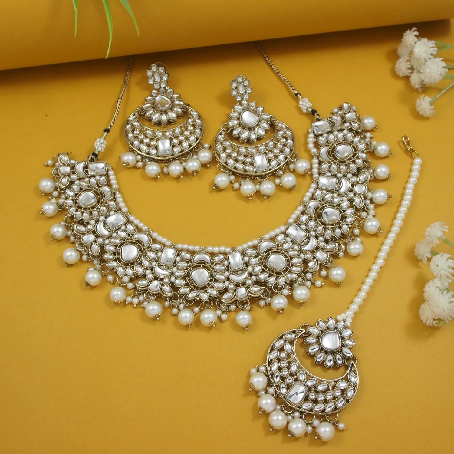 I Jewels Indian Wedding Bollywood Floral Kundan Pearl Choker Necklace Jewelry Earrings & Maang tikka Set For Women (K7271)