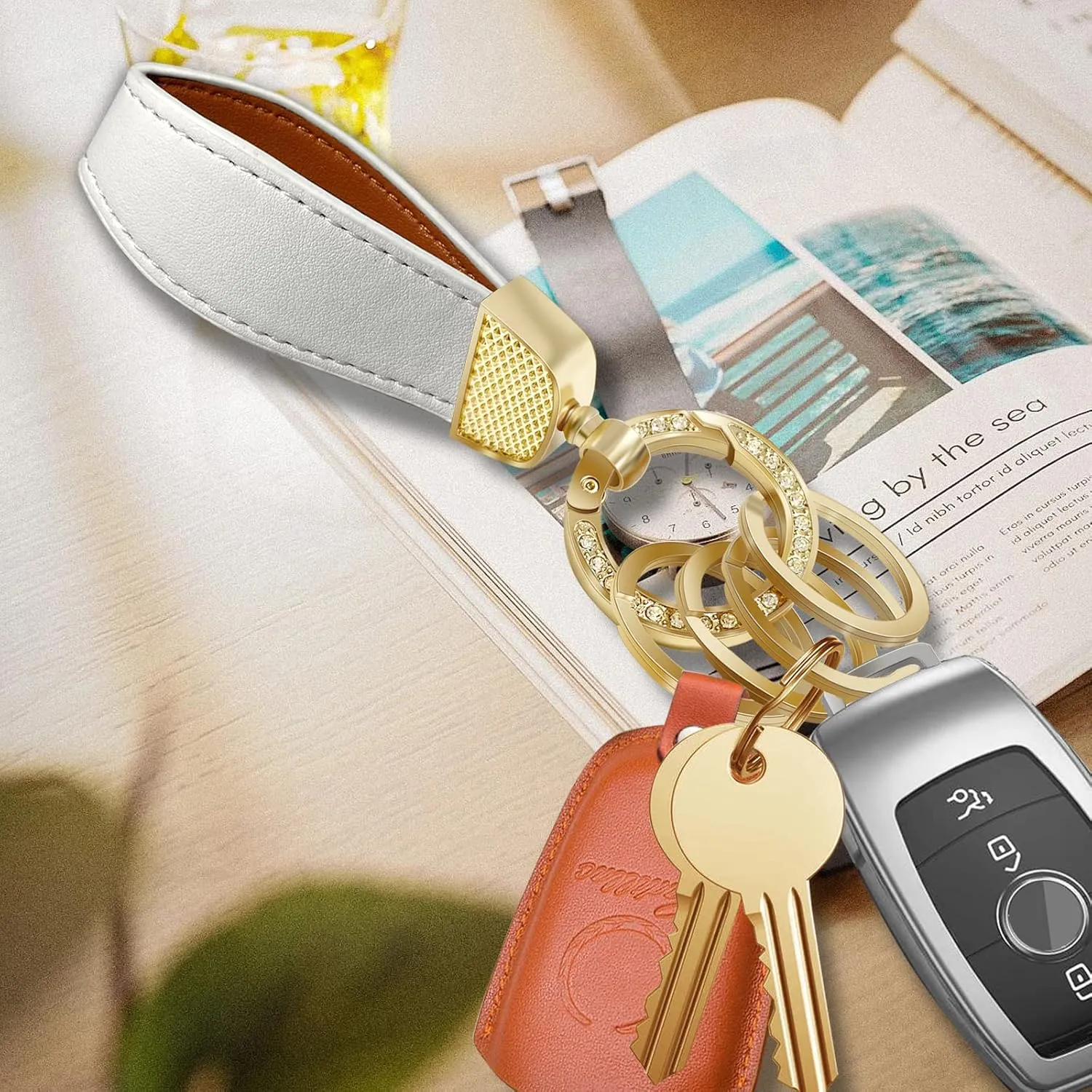 Idakekiy Key Chain, Leather Car KeyChain Universal Key Fob Keychain Key Ring Holder for Men and Women