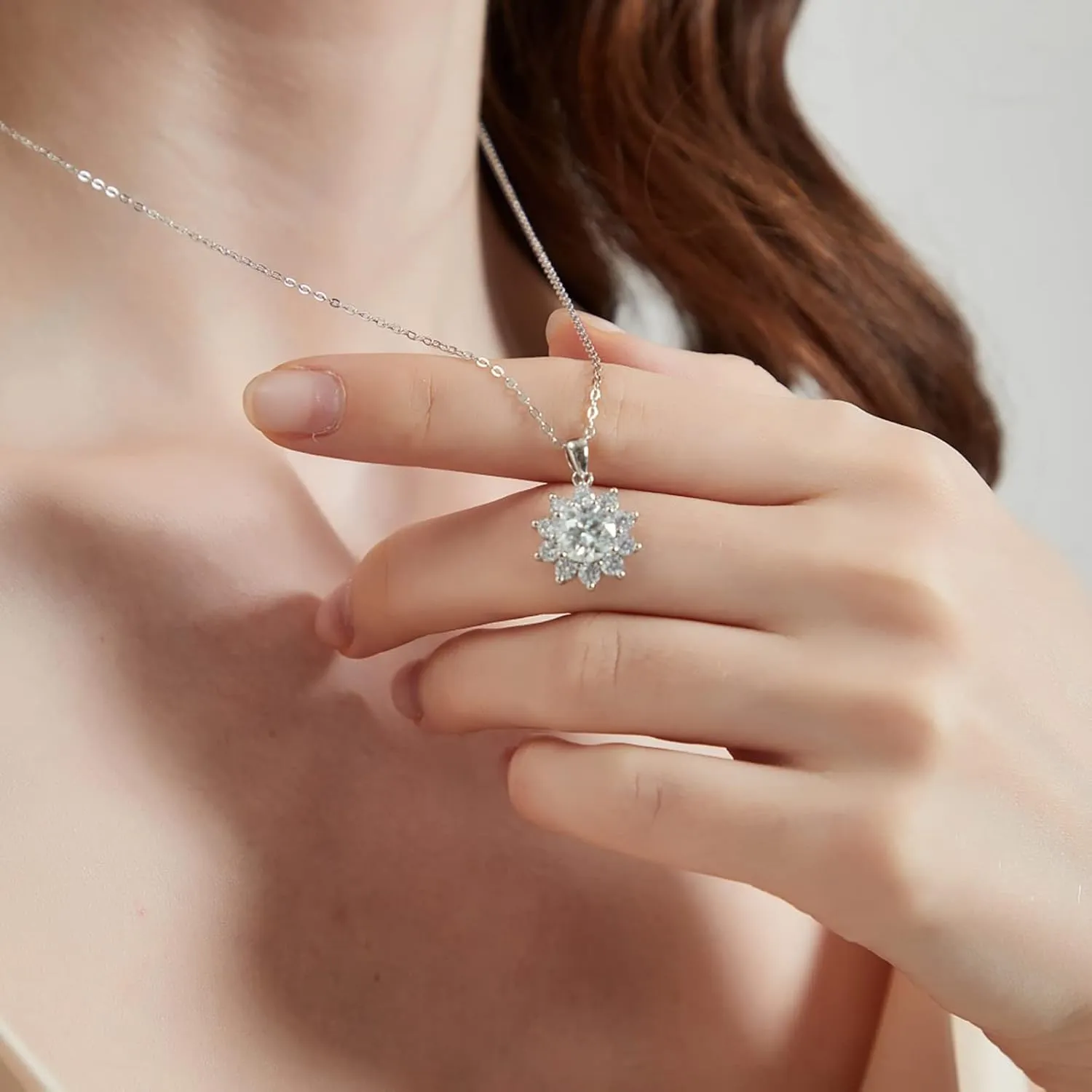 Jewelry for Wife Sunflower Moissanite Pendant Necklace for Women 1CT-3CT Wedding Anniversary Engagements Birthday Gifts for Her Daughter Girlfriend Mom on Christmas Valentines Mothers Day