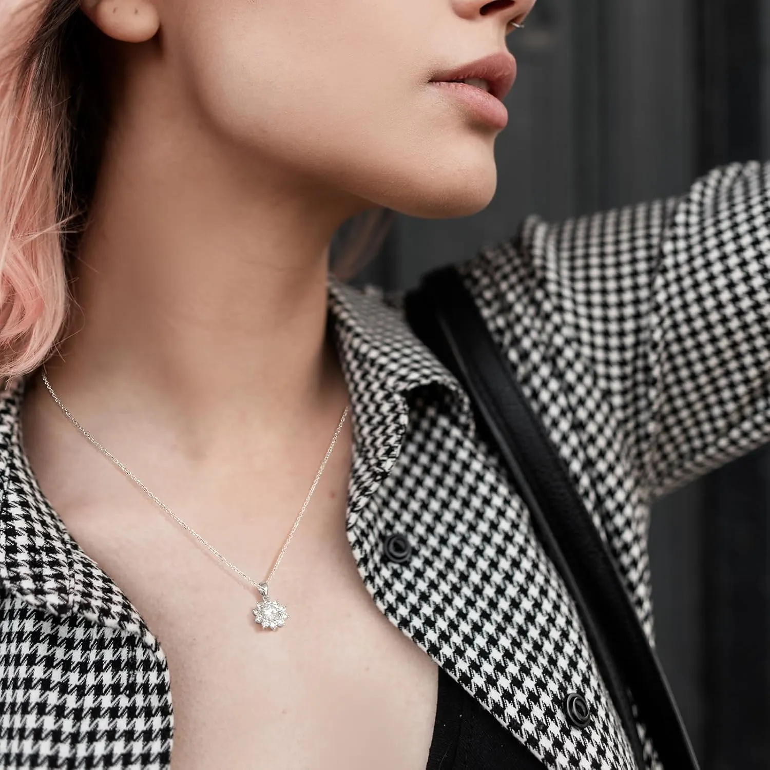 Jewelry for Wife Sunflower Moissanite Pendant Necklace for Women 1CT-3CT Wedding Anniversary Engagements Birthday Gifts for Her Daughter Girlfriend Mom on Christmas Valentines Mothers Day
