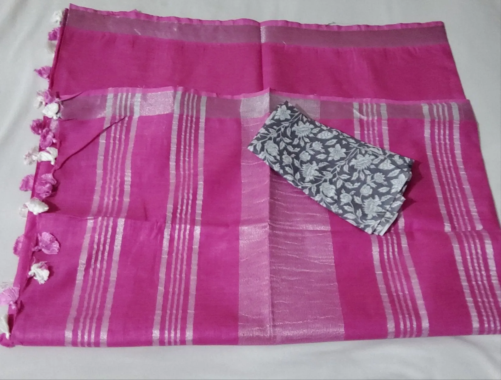 Linen Saree with Silver Striped Pallu