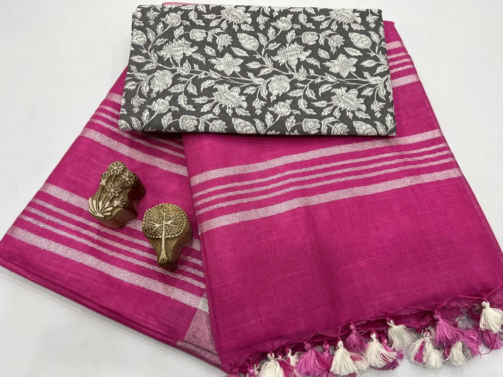 Linen Saree with Silver Striped Pallu