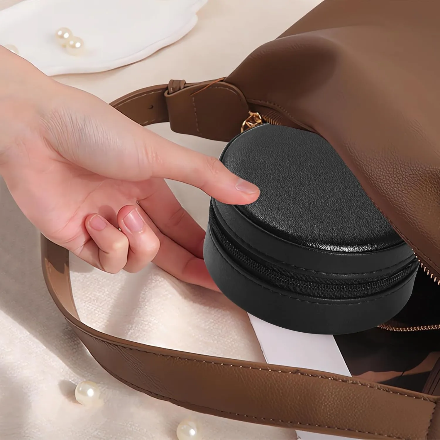 MAYCARI Portable Mini Jewelry Box for Girls Round Pu Leather Travel Jewelry Case for Pendant, Earring, Necklace, Ring Jewelry Gift Storage Organizer for Women (Black)