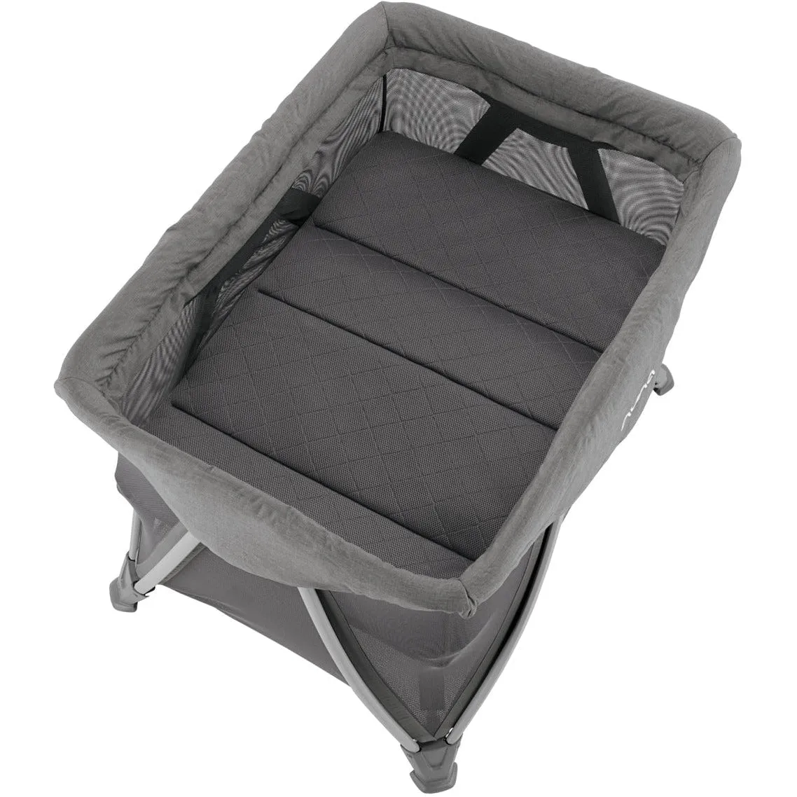 Nuna SENA Aire Playard with Zip-Off Bassinet   Changer