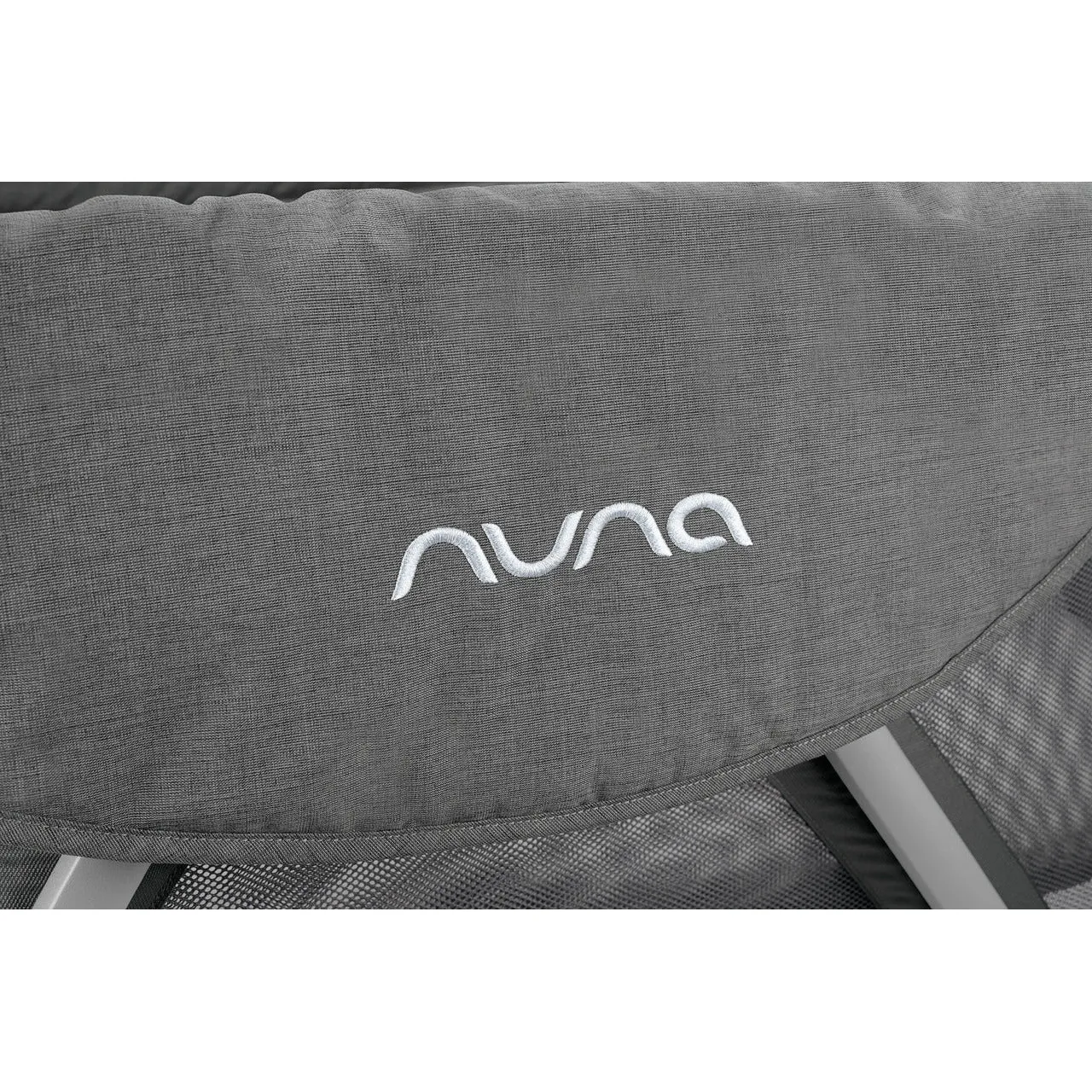 Nuna SENA Aire Playard with Zip-Off Bassinet   Changer