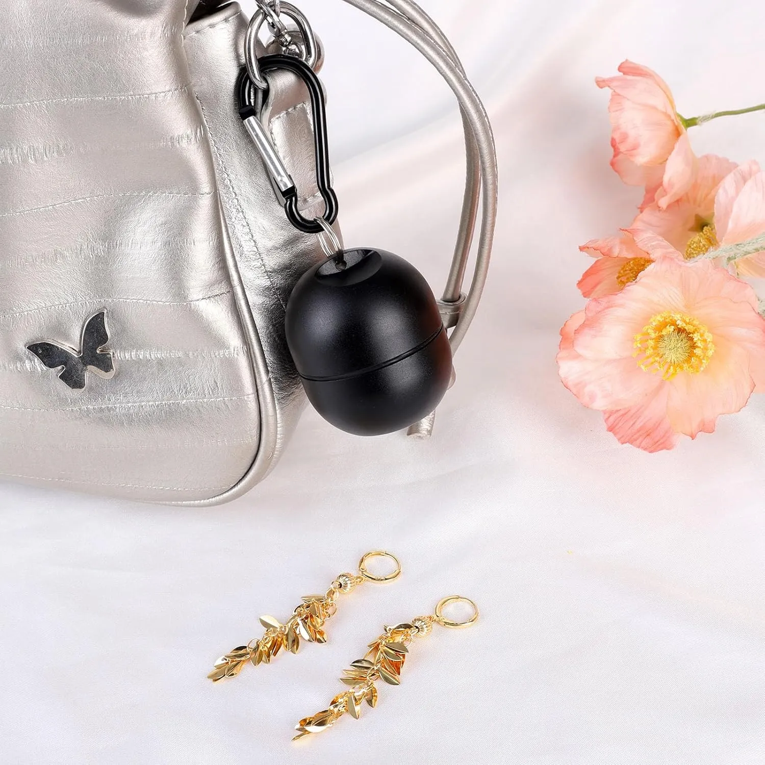 OAOLEER Travel Ring Holder Keychain, Jewelry Holder Keychain Traveling Ring Keychain Holder 1 Layers, Small Necklace Holder Bracelet Holder for Gym Sports Bag (Black 1 Layer)