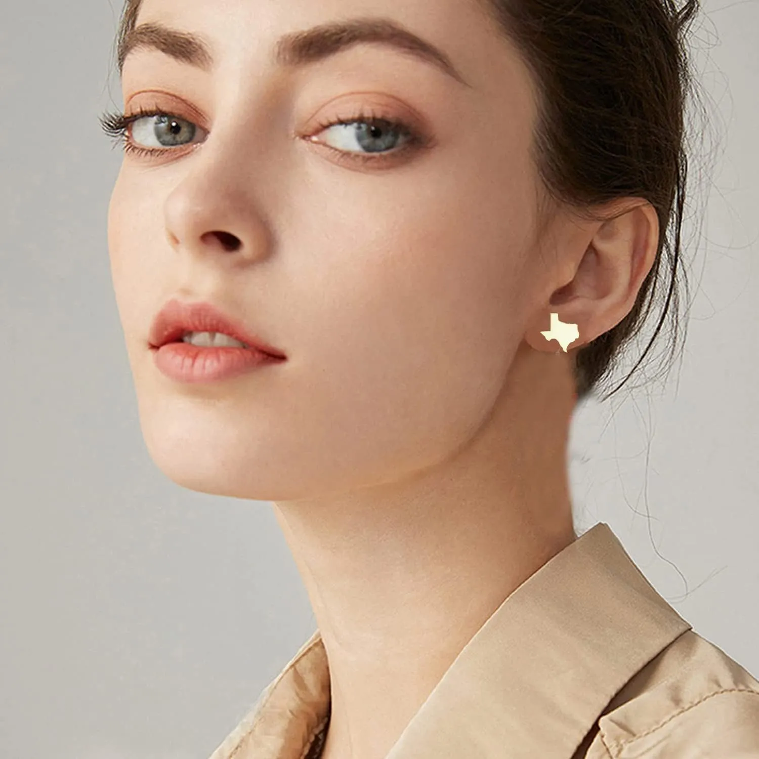 RUIZHEN Tiny Texas State Map Stud Earrings for Women
