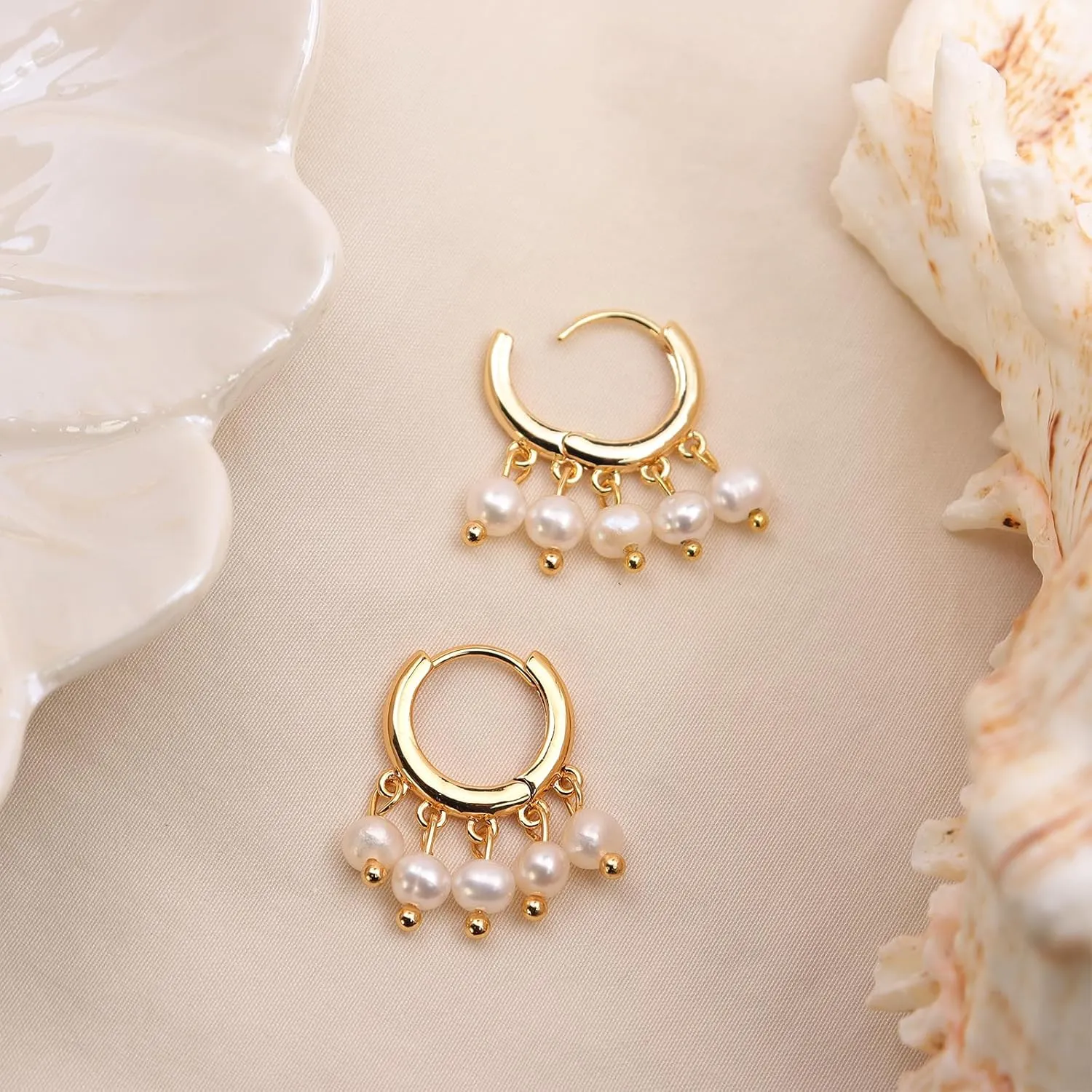 Sonateomber Heart Flower Dangle Drop Gold Small Huggie Hoop Earrings for Women, Cute Trendy Hypoallergenic Prom Fashion Jewelry Gift