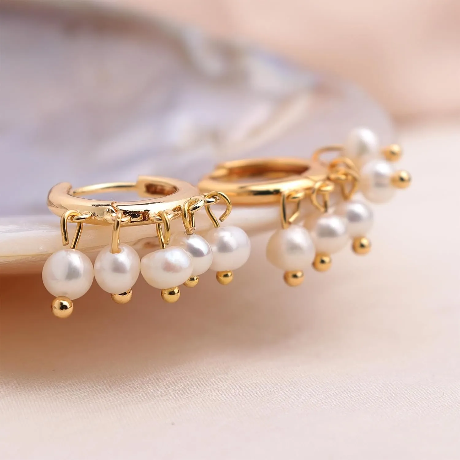 Sonateomber Heart Flower Dangle Drop Gold Small Huggie Hoop Earrings for Women, Cute Trendy Hypoallergenic Prom Fashion Jewelry Gift