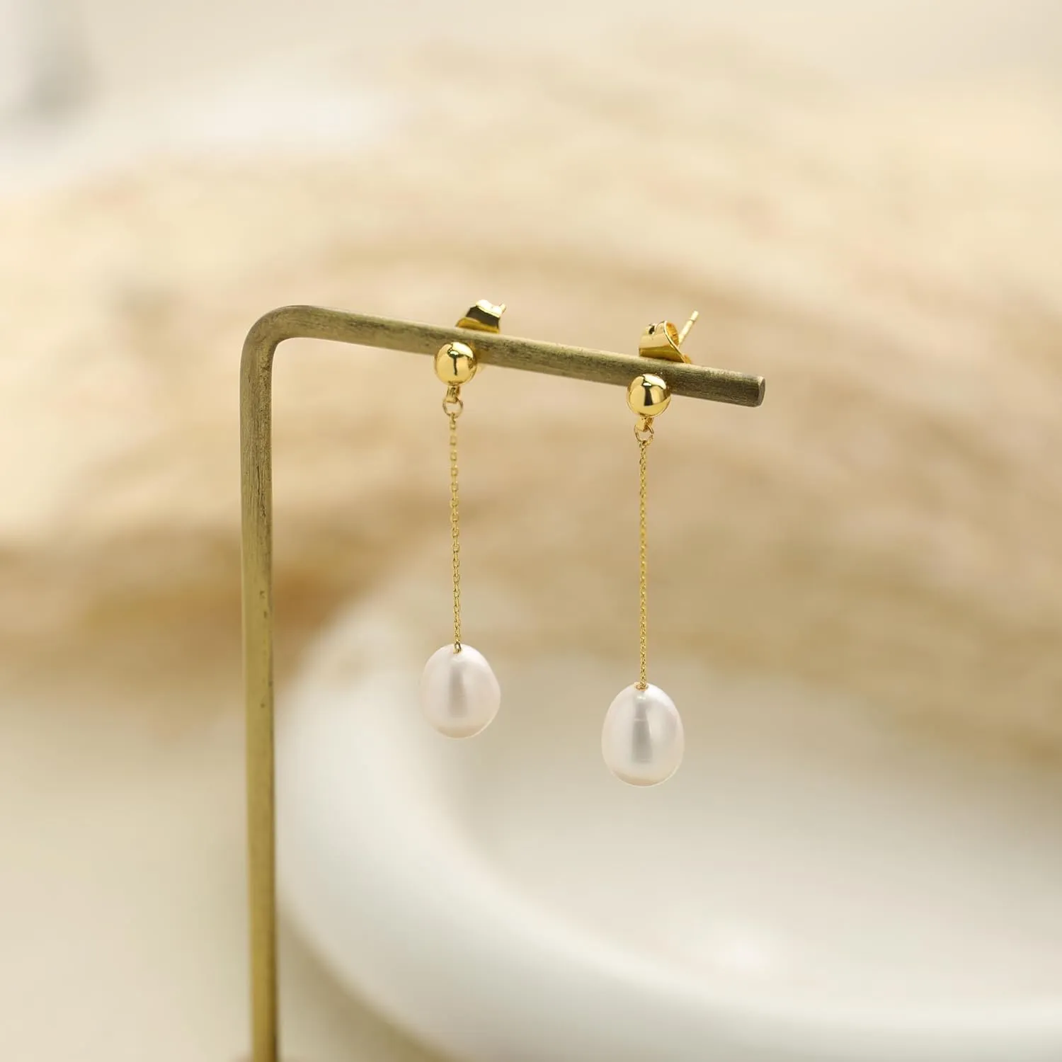 TOBENY Pearl Earrings for Women Trendy Dainty 14K Gold Plated Pearl Dangle Earrings Statement White Pearl Drop Earrings Dangling Bridal Wedding Huggie Hoop Earrings for Women Gifts Jewelry