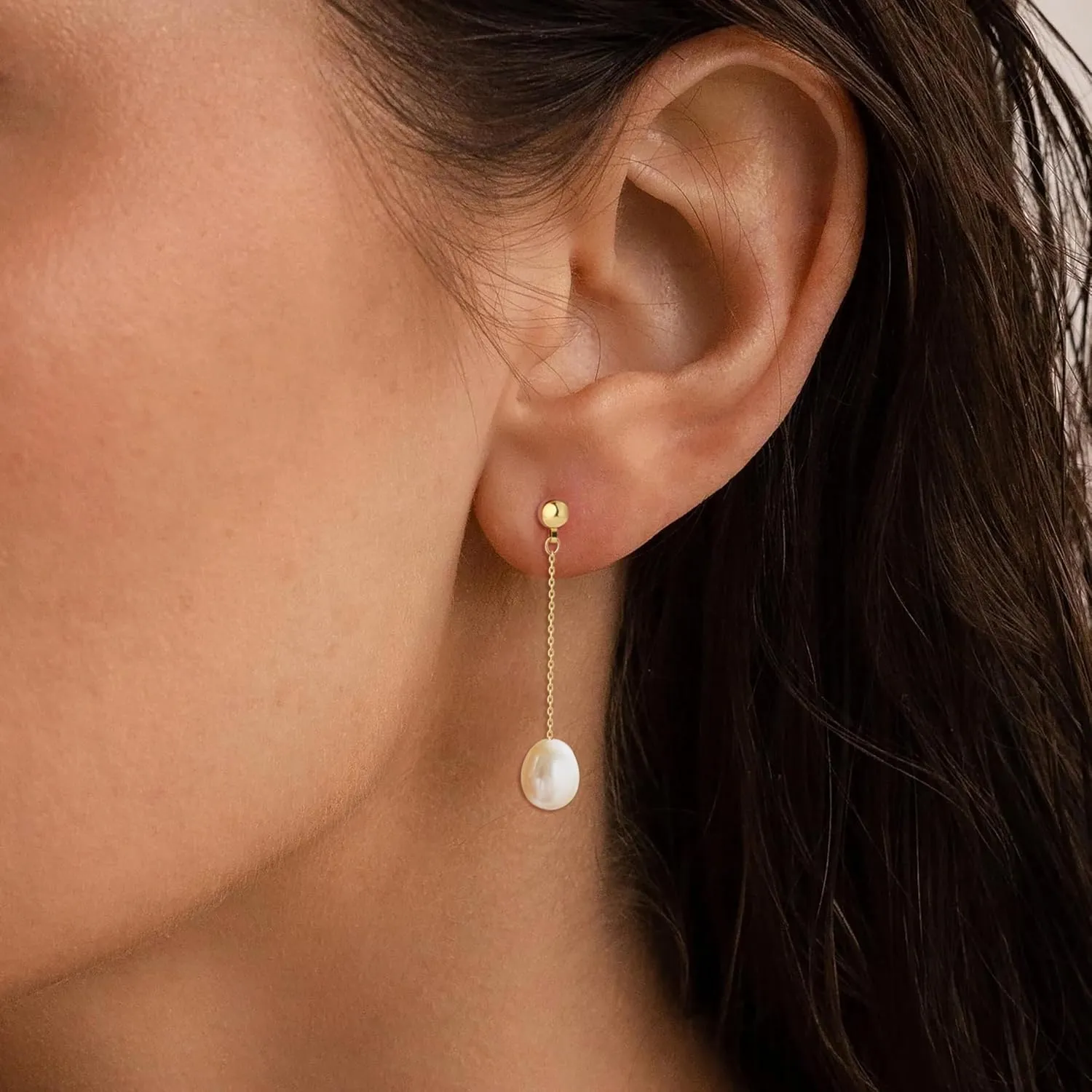 TOBENY Pearl Earrings for Women Trendy Dainty 14K Gold Plated Pearl Dangle Earrings Statement White Pearl Drop Earrings Dangling Bridal Wedding Huggie Hoop Earrings for Women Gifts Jewelry
