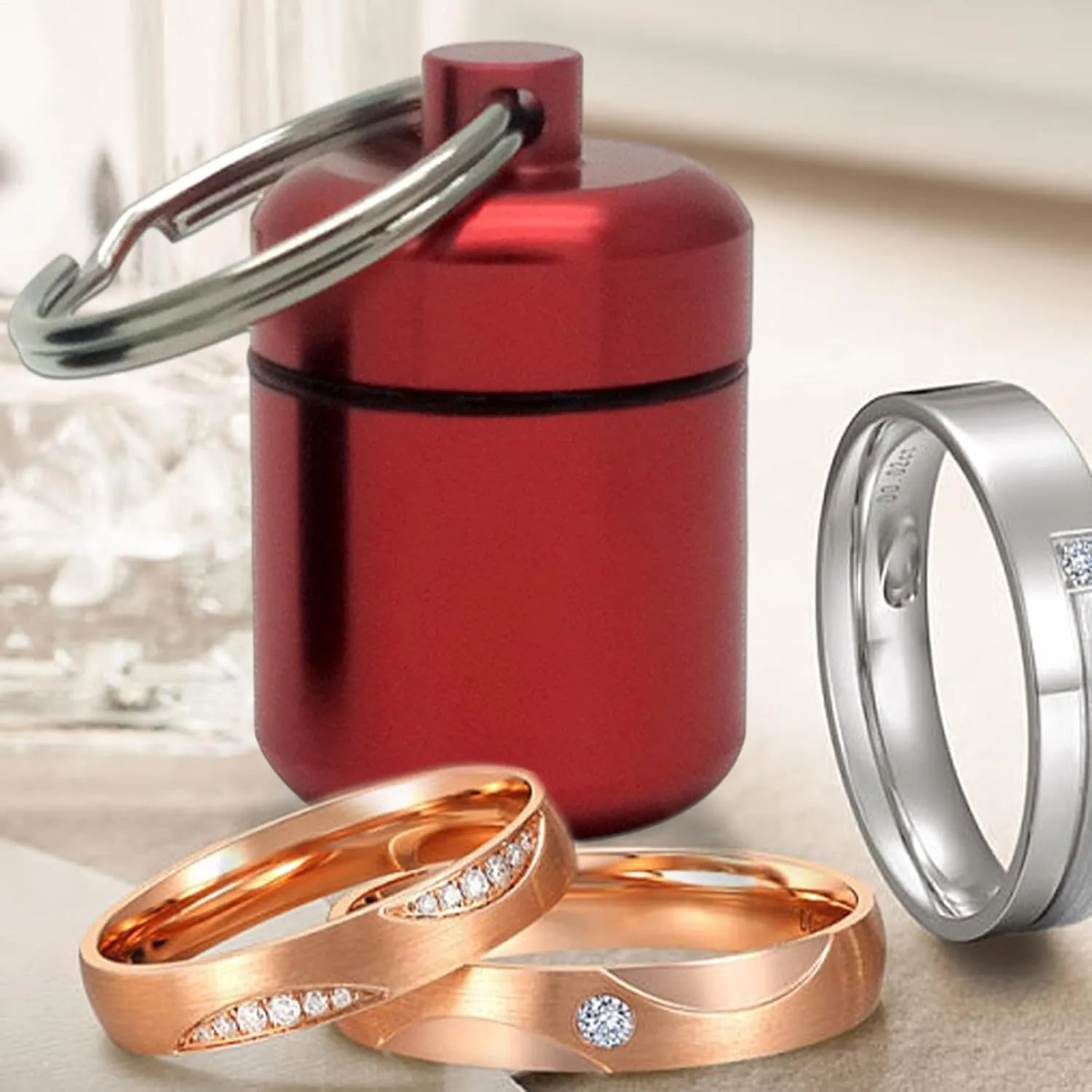 Traveling Jewelry Holder, Jewelry Container with Round Keychain, Outdoor Sports Supplies Pills Case for Hiking, Cycling, Fitness, Swimming, Running, Picnic