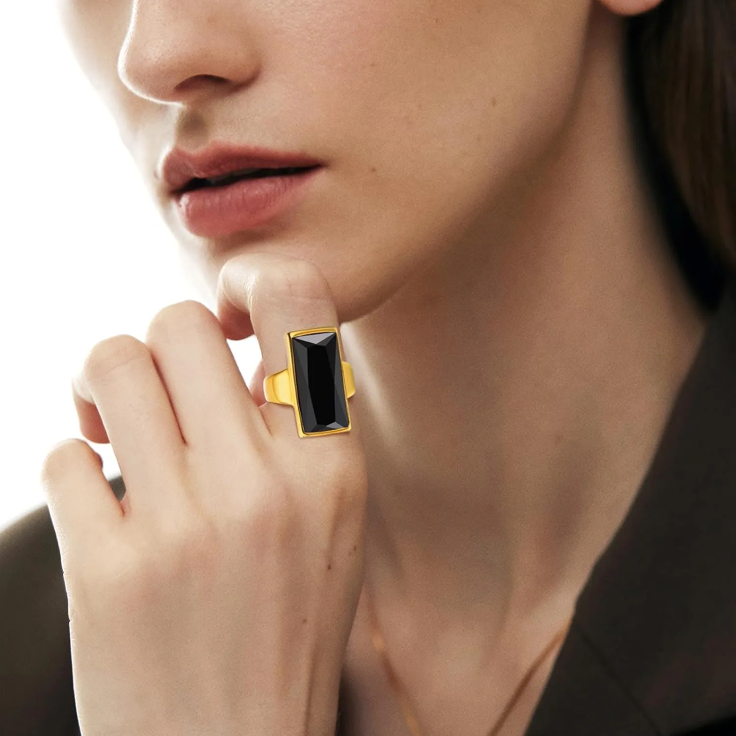 VNOX Vintage Fashion Stainless Steel Gold Plated Rectangular Black Glass Crystal Cocktail Statement Onyx Ring for Women