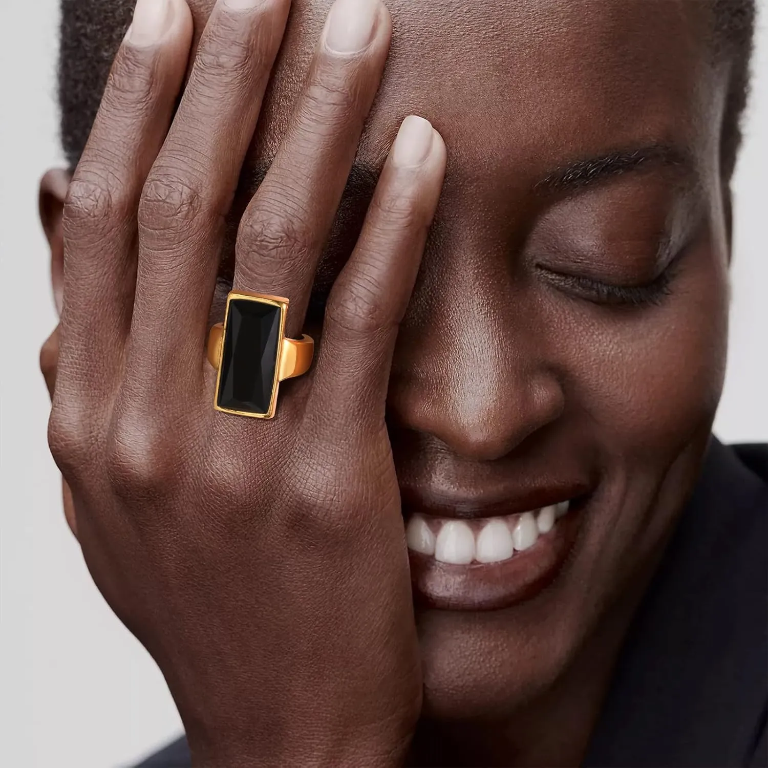 VNOX Vintage Fashion Stainless Steel Gold Plated Rectangular Black Glass Crystal Cocktail Statement Onyx Ring for Women