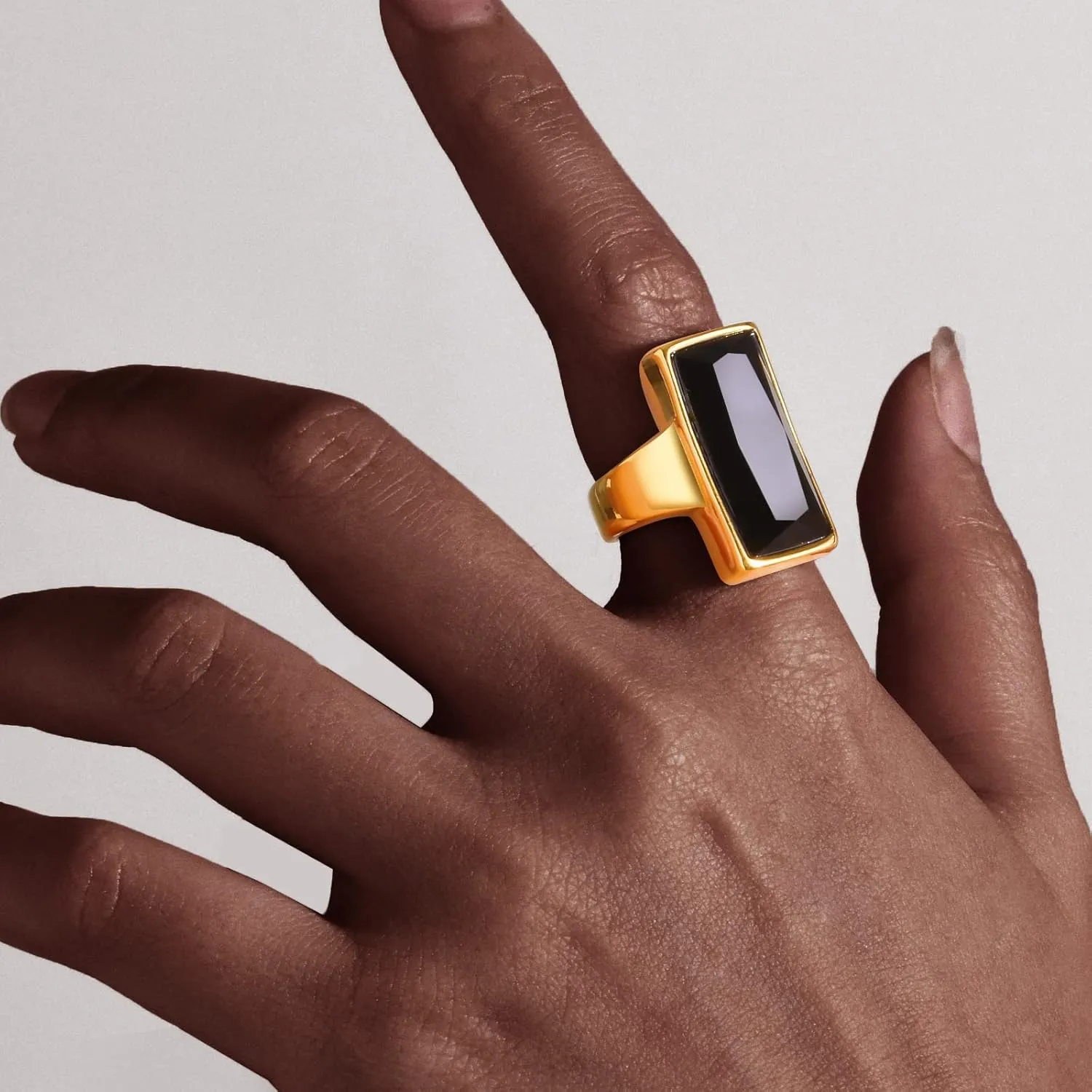VNOX Vintage Fashion Stainless Steel Gold Plated Rectangular Black Glass Crystal Cocktail Statement Onyx Ring for Women